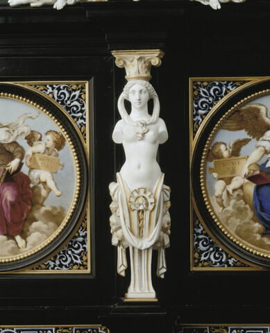 Cabinet, image 6/10