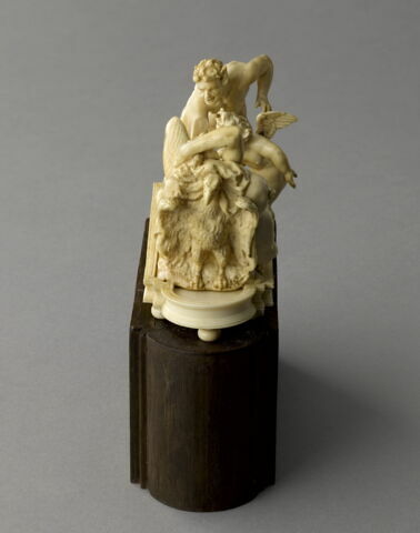 Nymphe endormie, faune et amour, image 4/7
