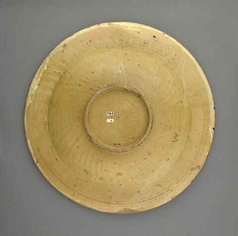 Grand plat rond : femme et satyre, image 3/6