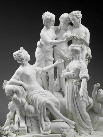 Biscuit : Vénus faisant couronner la Beauté par les Grâces, image 4/9