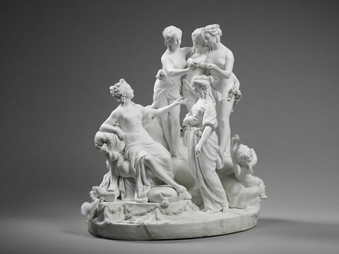 Biscuit : Vénus faisant couronner la Beauté par les Grâces, image 7/9