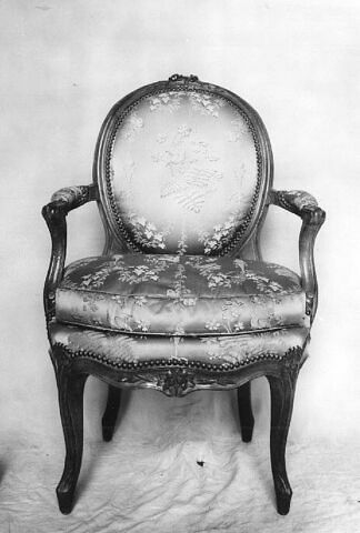 Fauteuil à médaillon d'une série de 4, image 7/7