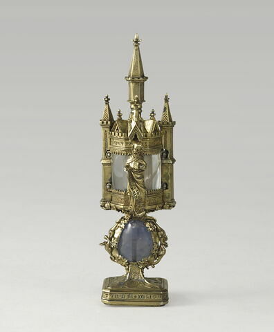 Reliquaire-monstrance composite.