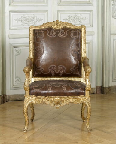 Fauteuil à la reine, d'un ensemble (avec le OA 11200, OA 11201, OA 12179 1, OA 12179 3, OA 12179 4 et OA 12180), image 5/13