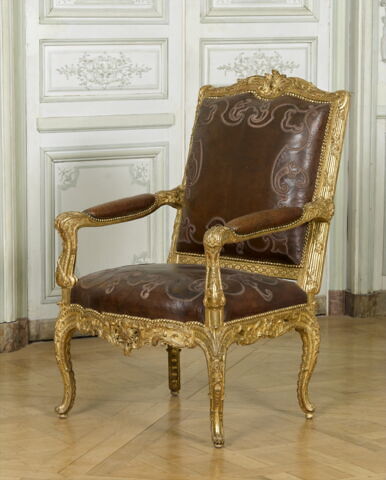 Fauteuil à la reine, d'un ensemble (avec le OA 11200, OA 11201, OA 12179 1, OA 12179 3, OA 12179 4 et OA 12180), image 11/13