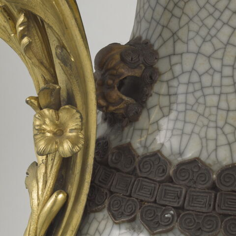 Vase (pendant des aiguières OA 5496), image 3/4
