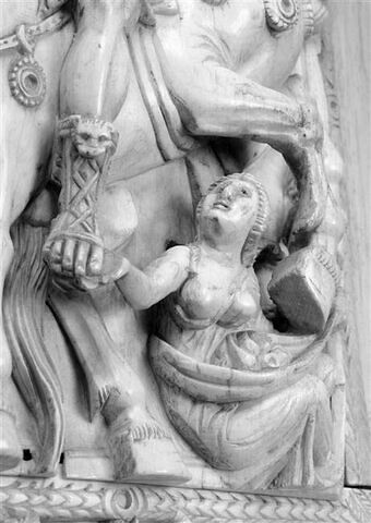 Feuillet de diptyque en cinq parties : l'Empereur triomphant (Justinien ?), image 4/5