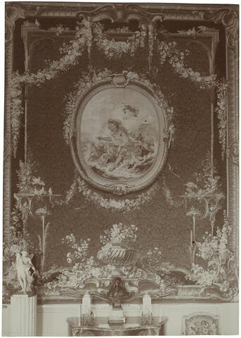 Vénus sur les eaux, d’un ensemble de quatre pièces des tentures de François Boucher, tissées pour la chambre de la duchesse de Bourbon à l’hôtel de Lassay, image 4/4
