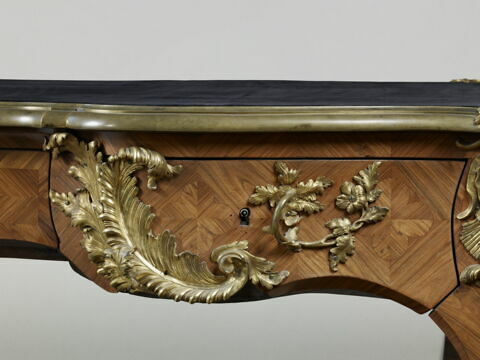 Bureau plat dit 