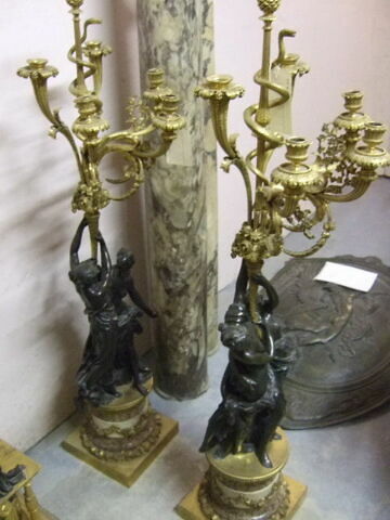 Grand candélabre à cinq lumières d'une paire (OA 6897 2)