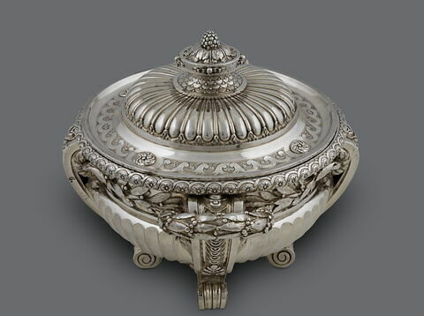 Pot à oille couvert et son plateau, image 12/28
