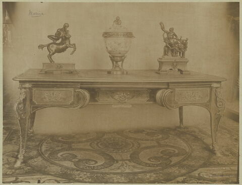 Groupe sculpté : l'enlèvement de Déjanire, image 2/2