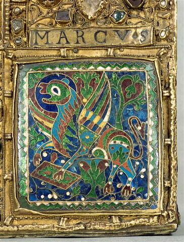 Boîte-reliure : la Crucifixion et les symboles des évangélistes, image 12/15