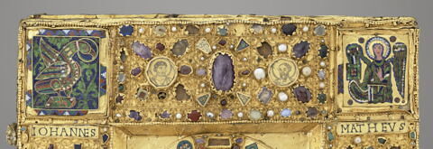 Boîte-reliure : la Crucifixion et les symboles des évangélistes, image 5/24