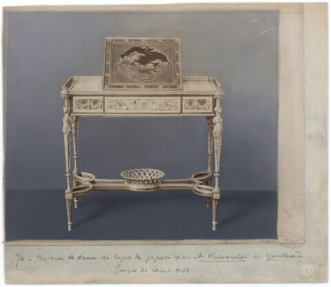 Petite table à écrire à pupitre du Cabinet intérieur de Saint Cloud, image 16/16