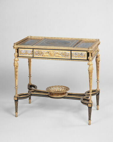 Petite table à écrire à pupitre du Cabinet intérieur de Saint Cloud, image 15/16