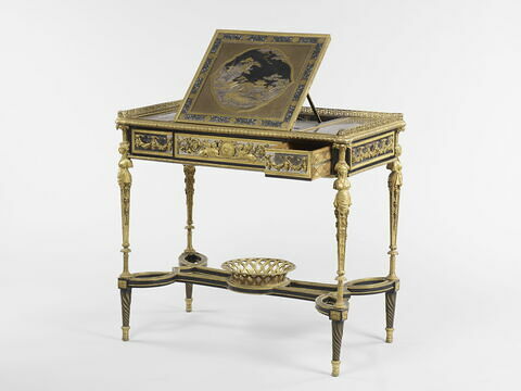 Petite table à écrire à pupitre du Cabinet intérieur de Saint Cloud, image 11/16