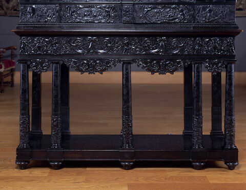 Cabinet sur piètement, image 5/15