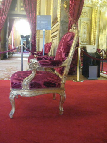 Fauteuil de style Louis XV., image 2/2