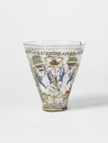 Gobelet (pied manquant) à décor à l’antique, image 2/3