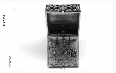 Montre carrée, image 5/10