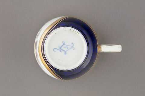 Tasse et soucoupe, image 2/7