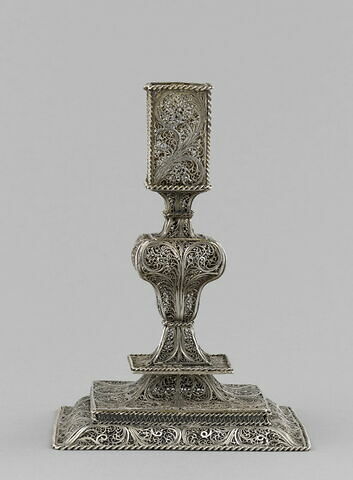 Flambeau filigrané (d'une paire), image 3/10