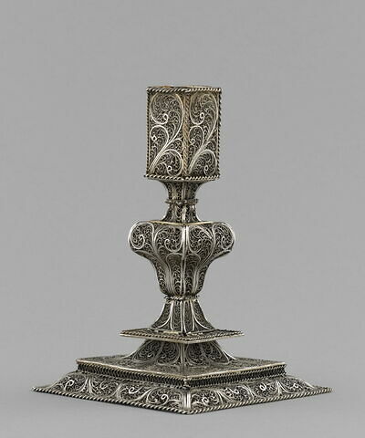 Flambeau filigrané (d'une paire), image 2/10