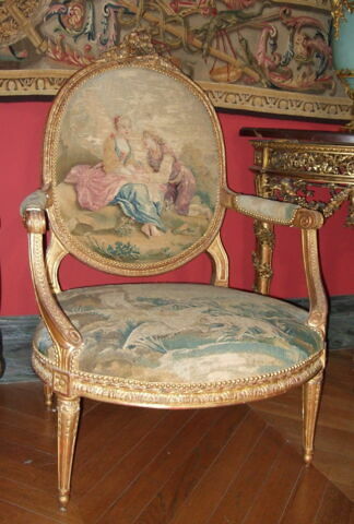 Fauteuil couvert en tapisserie de Beauvais, d'un ensemble de dix (OA 6657 à OA 6666)