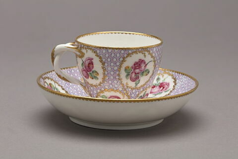 Tasse et soucoupe, image 2/5