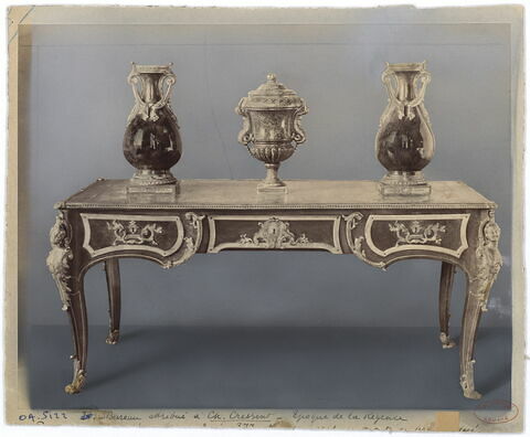 Bureau plat à double face, ayant servi à la signature du traité de Versailles le 29 juin 1919, image 3/5