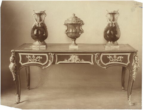 Bureau plat à double face, ayant servi à la signature du traité de Versailles le 29 juin 1919, image 4/5
