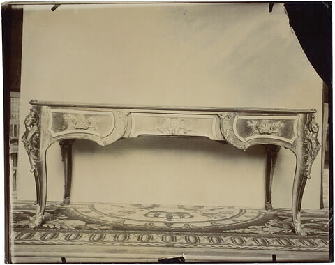 Bureau plat à double face, ayant servi à la signature du traité de Versailles le 29 juin 1919, image 2/5