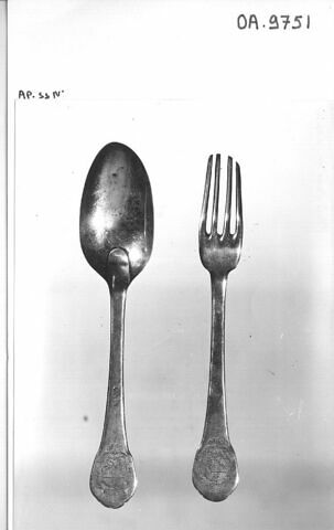 Couvert de table : une cuiller et une fourchette, image 5/5