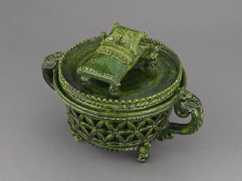 Coupe ajourée à deux anses, image 3/6