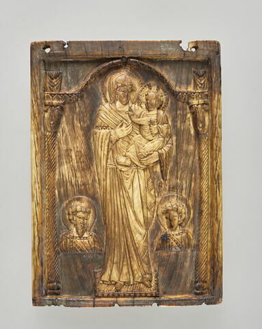 Plaque centrale d'un triptyque : la Vierge à l'Enfant Hodegetria entre deux saints en buste