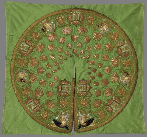 Mantelet du manteau de chevalier du St Esprit Cl. 18570 A, inachevé.