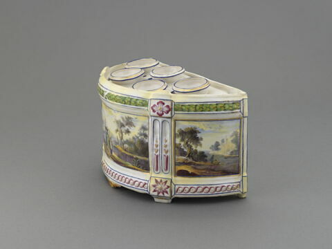 Bouquetière semi-circulaire, d'une paire, image 4/7