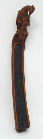 Râpe à tabac en bois sculpté, image 3/4