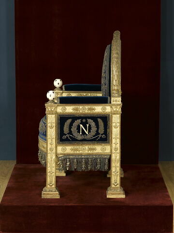 Fauteuil du trône de Napoléon Ier aux Tuileries, image 5/9