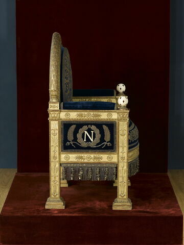 Fauteuil du trône de Napoléon Ier aux Tuileries, image 7/9