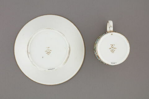 Tasse et soucoupe, image 2/10