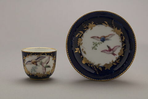 Petite tasse et soucoupe