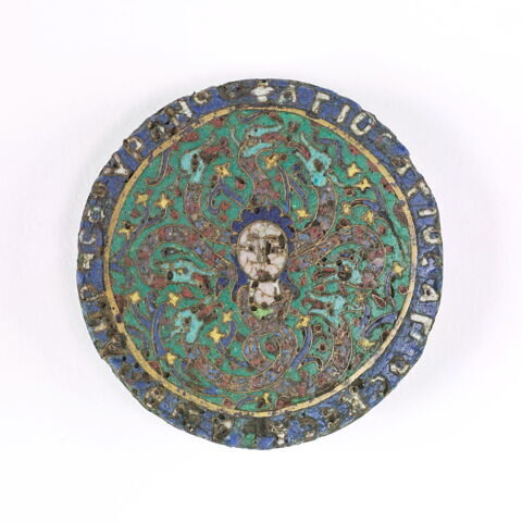 Médaillon : tête de Gorgone et inscription prophylactique au revers