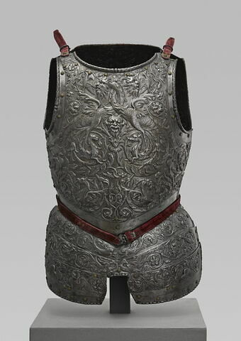 Plastron et dossière de cuirasse à braconnière