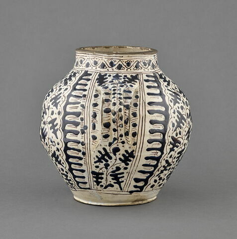 Pot ovoïde à deux petites anses plates, image 4/6