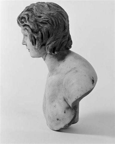 Statuette : jeune homme, image 7/9