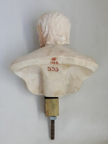 Statuette : jeune homme, image 2/9