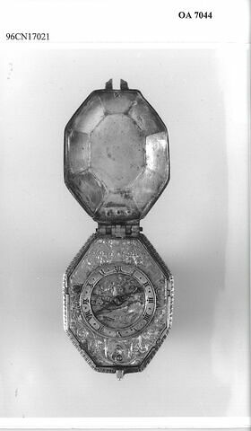 Montre octogonale, image 9/11