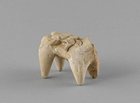 figurine, image 2/2